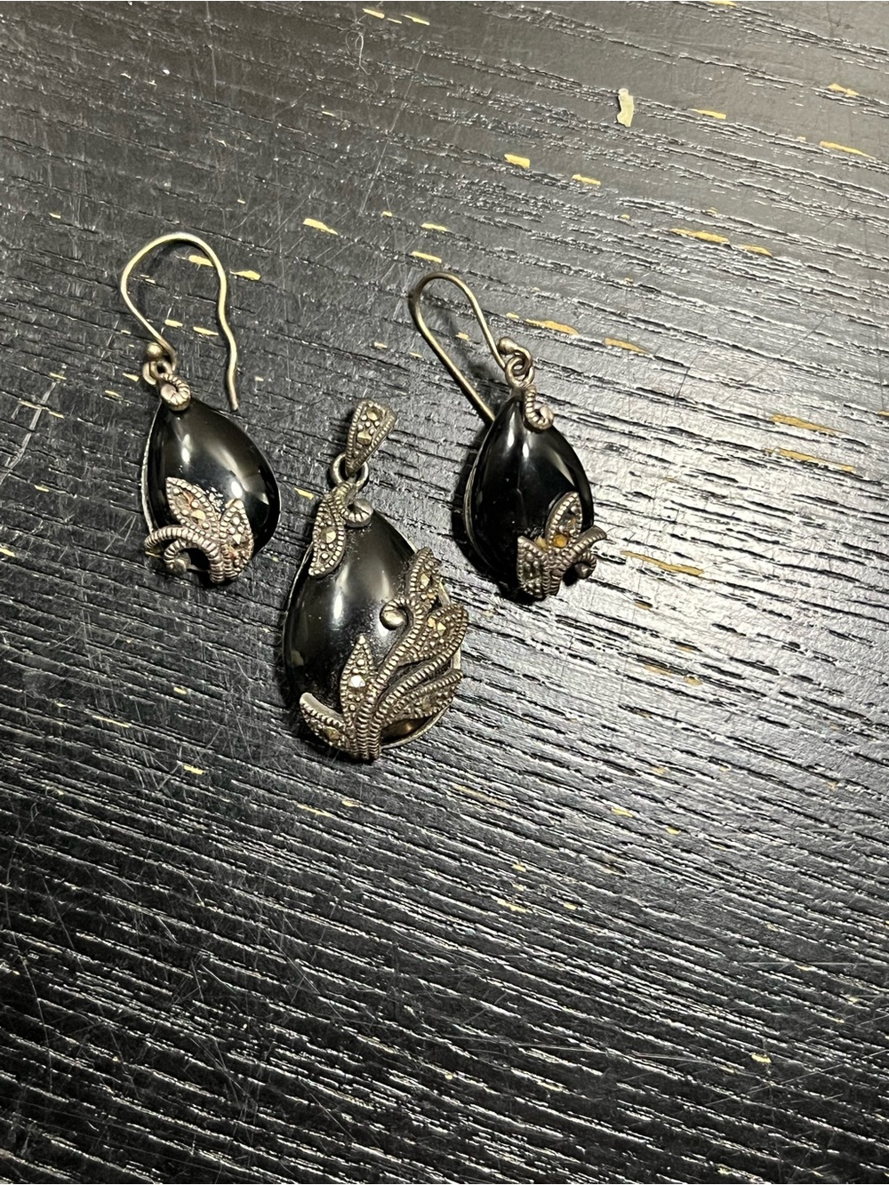 Vintage onyx, marcasite and sterling silver Teardrop Pendant & Earrings Set